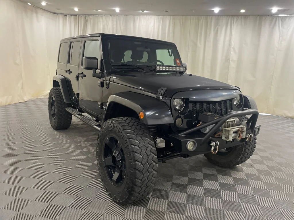 Used 2012  Jeep Rubicon image 3
