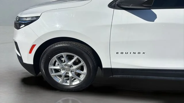 Used 2022 White Chevrolet LS image 32