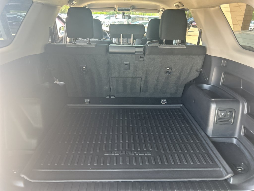 Used 2015 Magnetic Gray Metallic Toyota SR5 image 8
