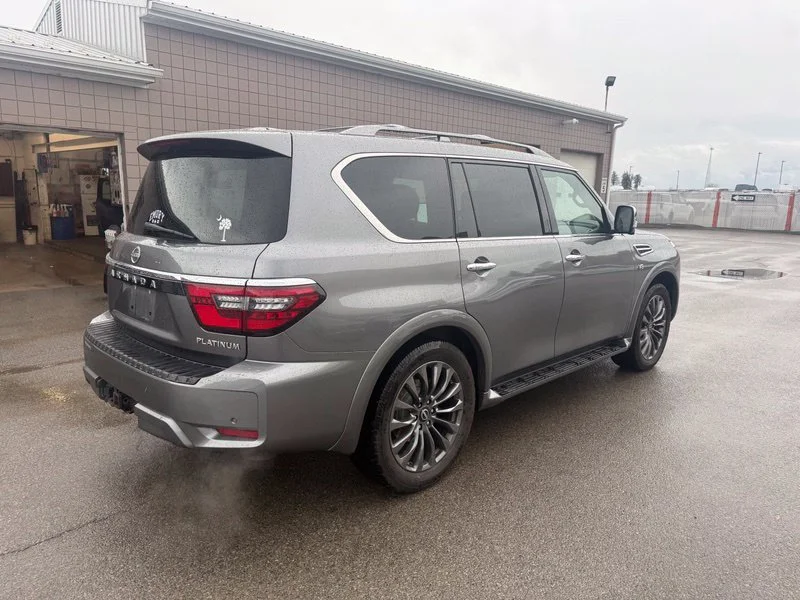 Used 2022 Gray Nissan Platinum image 19