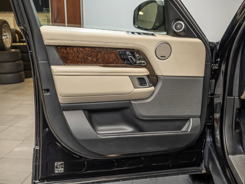 Used 2020 Black Land Rover HSE image 17