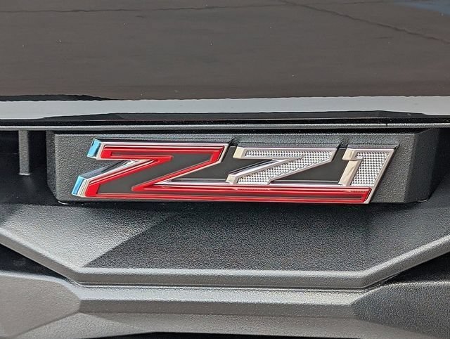 New 2026 Summit White Chevrolet Z71 image 11