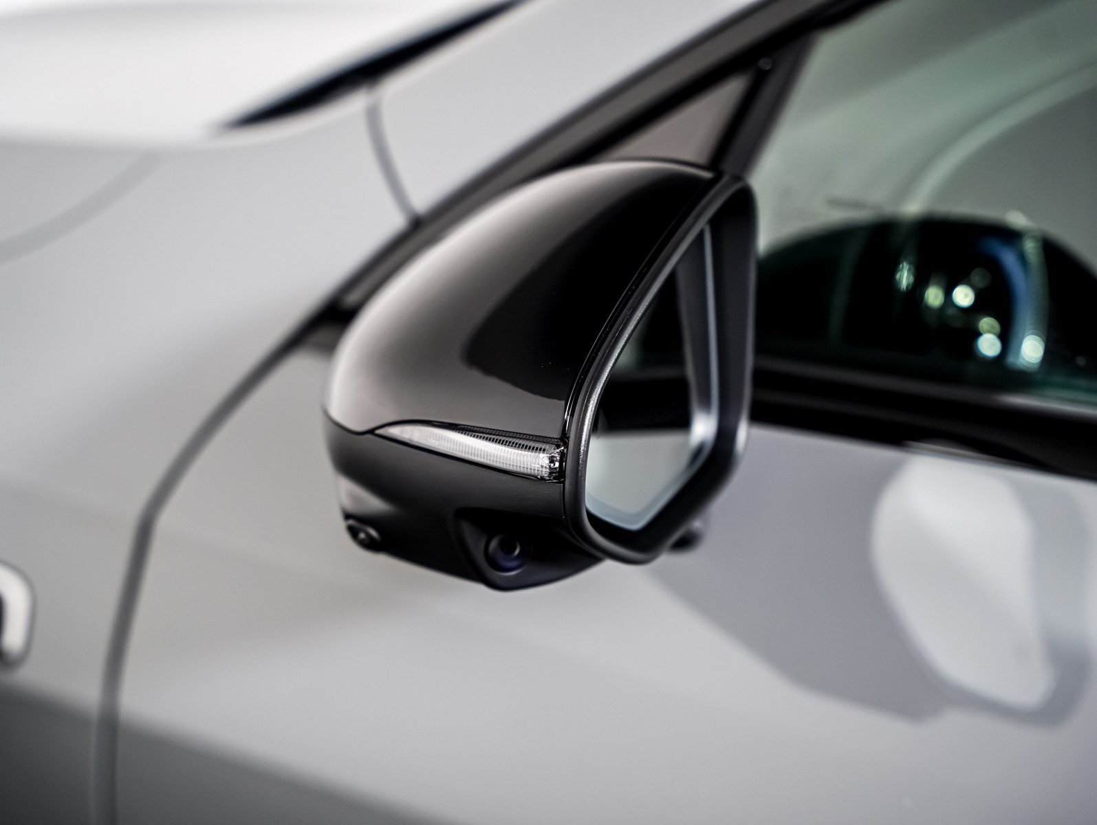 New 2027 MANUFAKTUR Alpine Grey Mercedes-Benz CLA 220 image 25