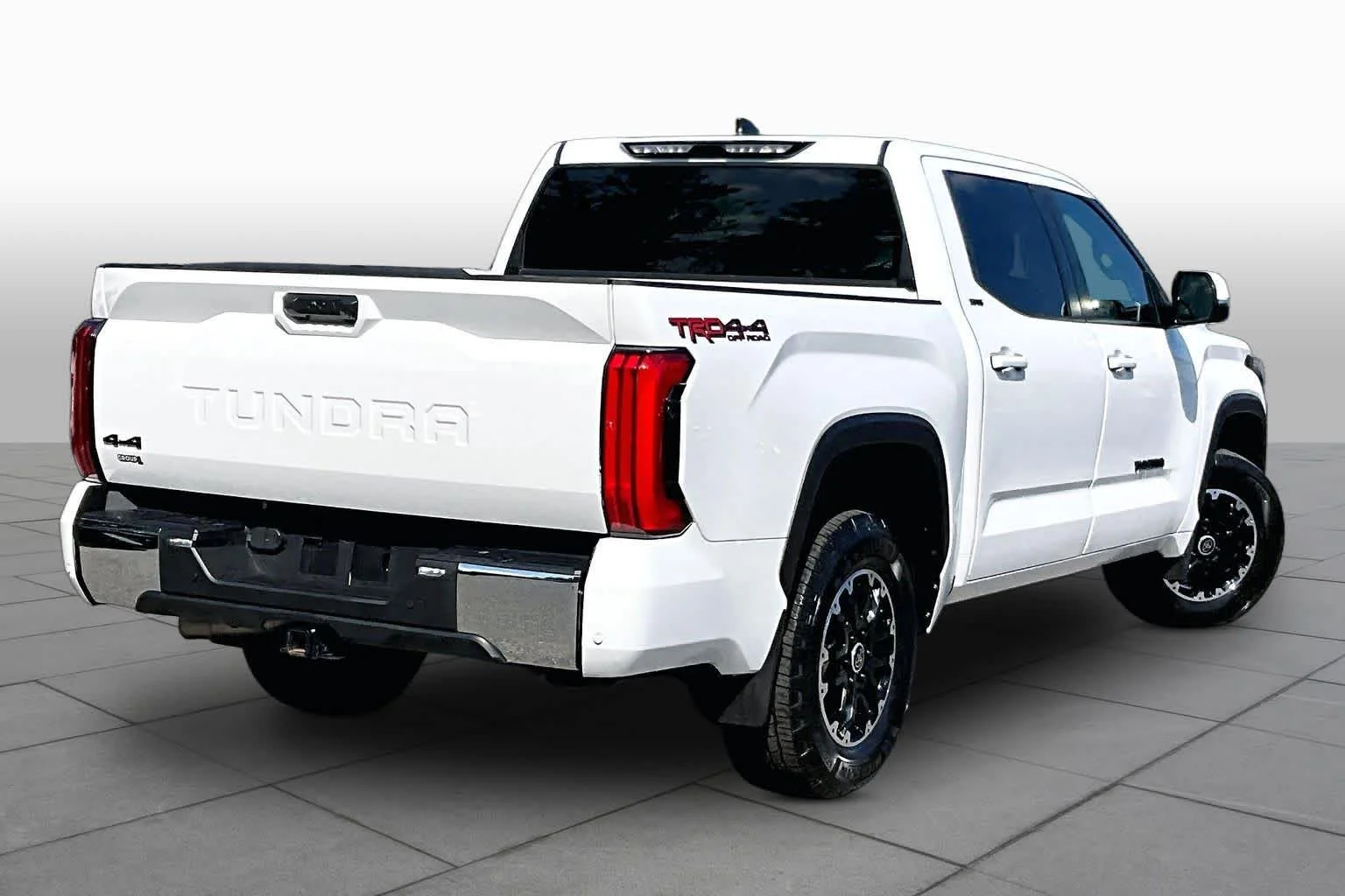 Used 2024 Ice Cap Toyota SR5 image 13