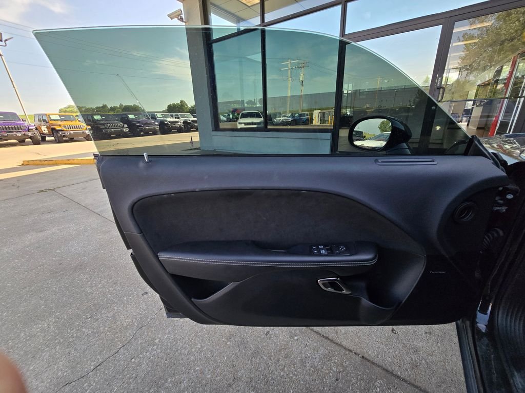 Used 2015 Black Dodge SRT Hellcat image 21