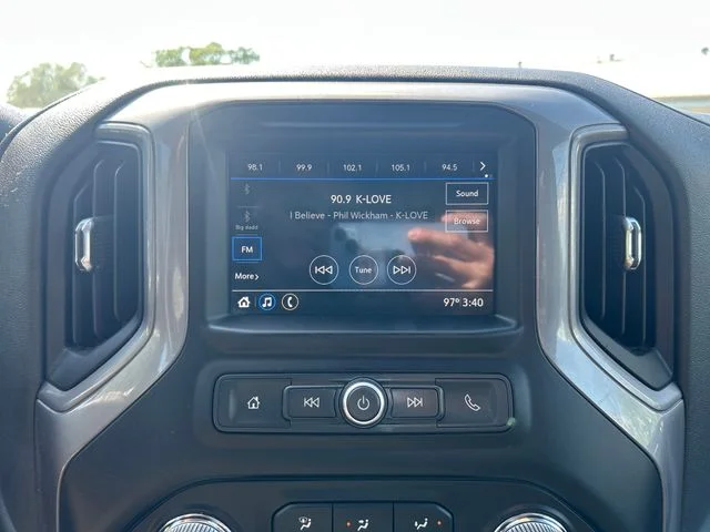 Used 2019 Summit White GMC Base image 18