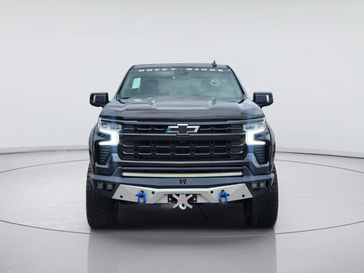 2024 Chevrolet Silverado 1500 photo 2 of 33