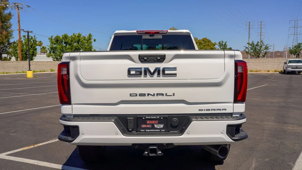 2026 GMC Sierra 2500HD Denali Ultimate - Photo 11