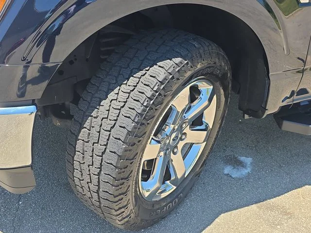 Used 2021 Blue Ford Lariat image 33