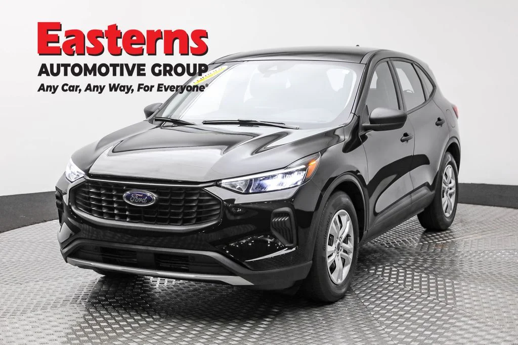 Used 2023 Black Ford Base image 1