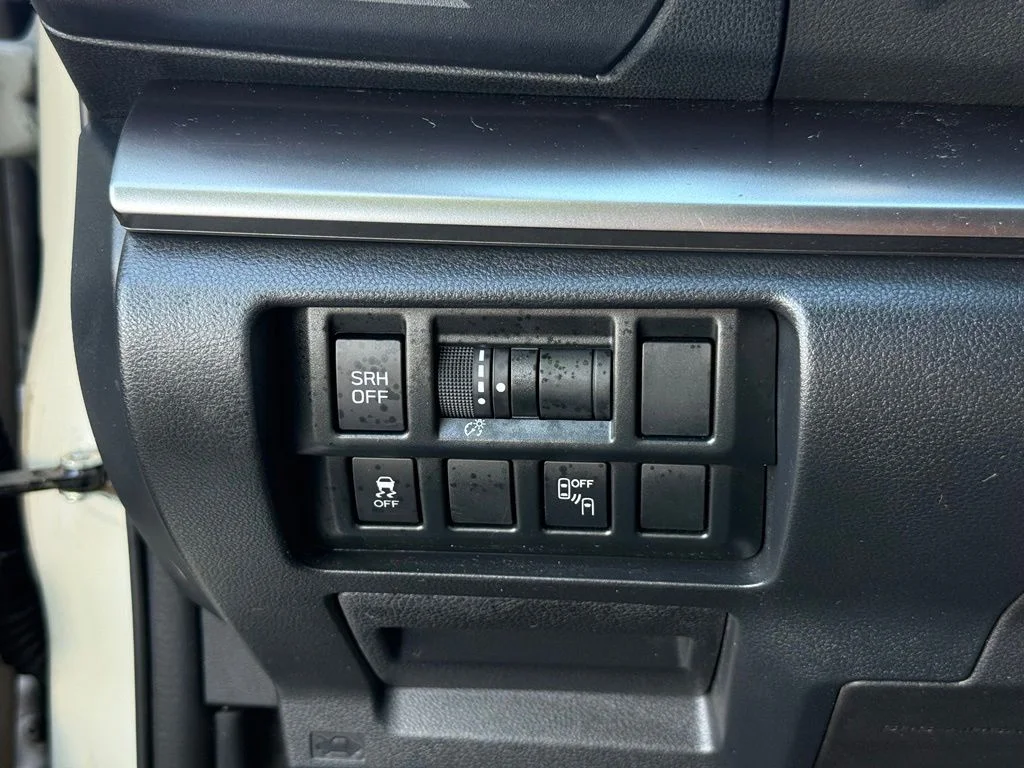 Used 2019 White Subaru 2.0i Limited image 16