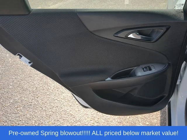Used 2025 White Chevrolet LT image 34