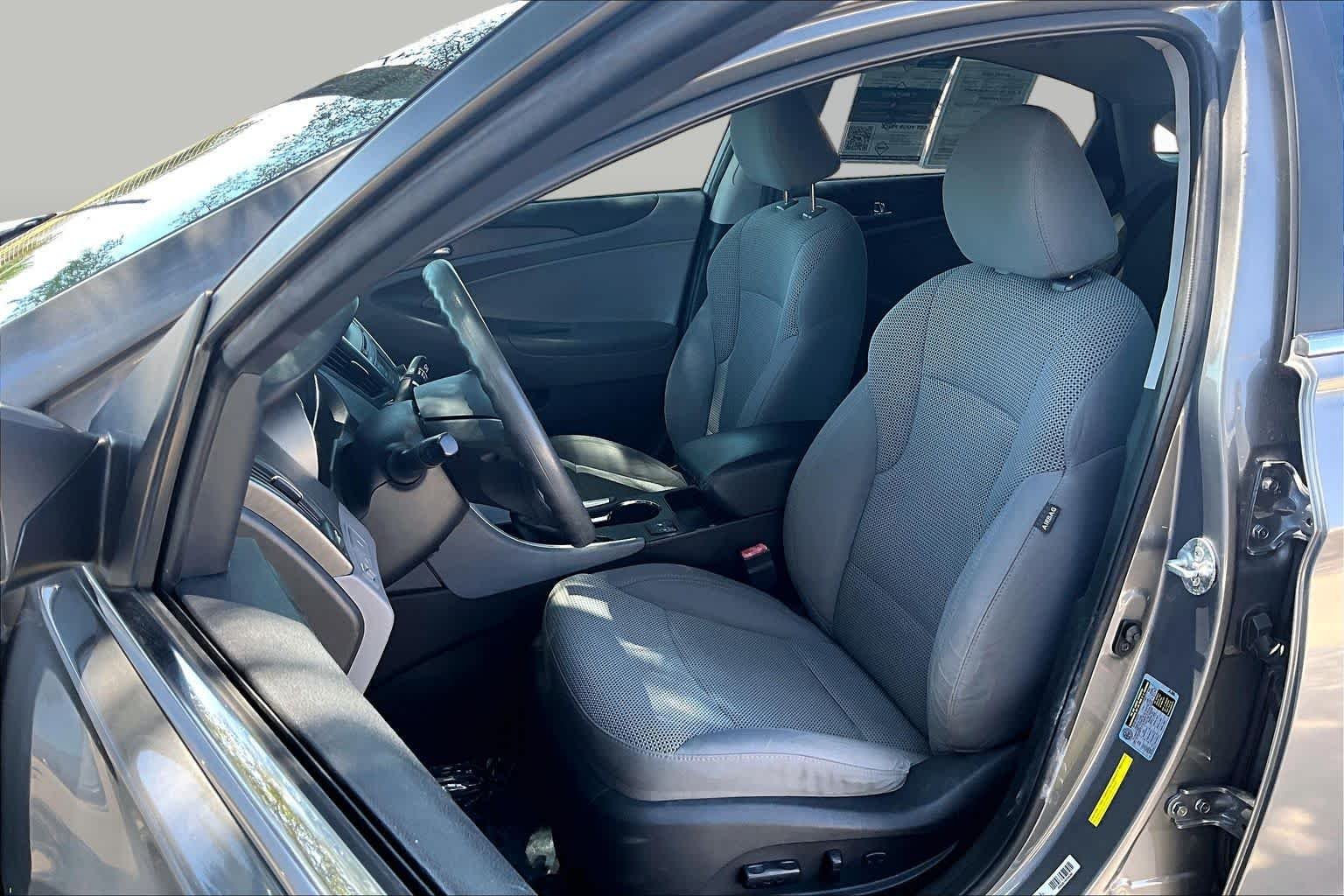 Used 2014 Harbor Gray Metallic Hyundai GLS image 8