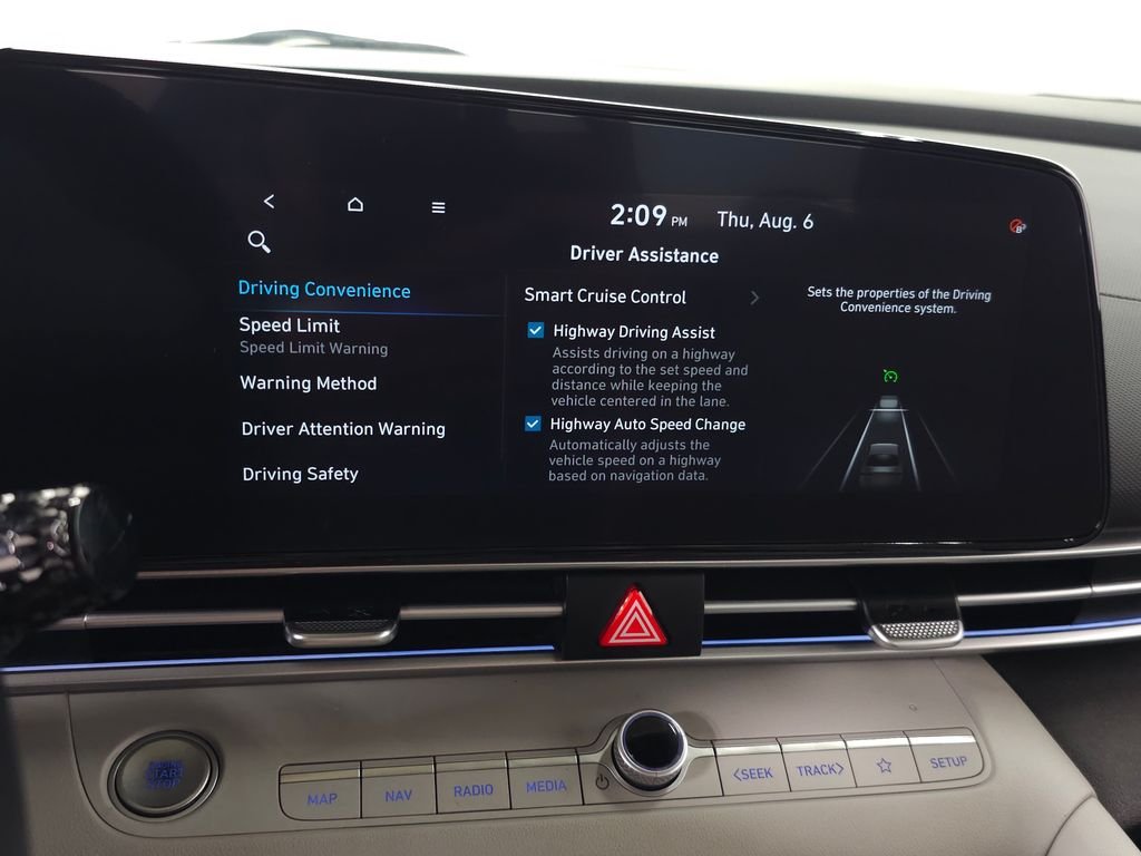 2024 Hyundai Elantra Limited - Photo 26