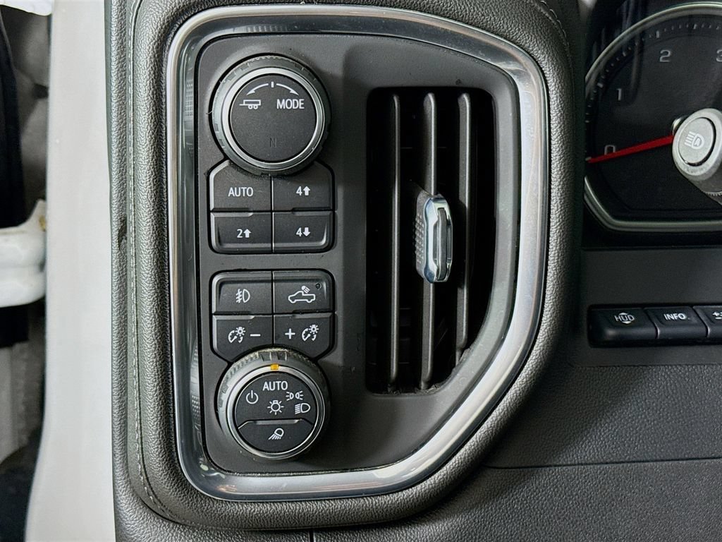 Used 2022 Summit White Chevrolet High Country image 10
