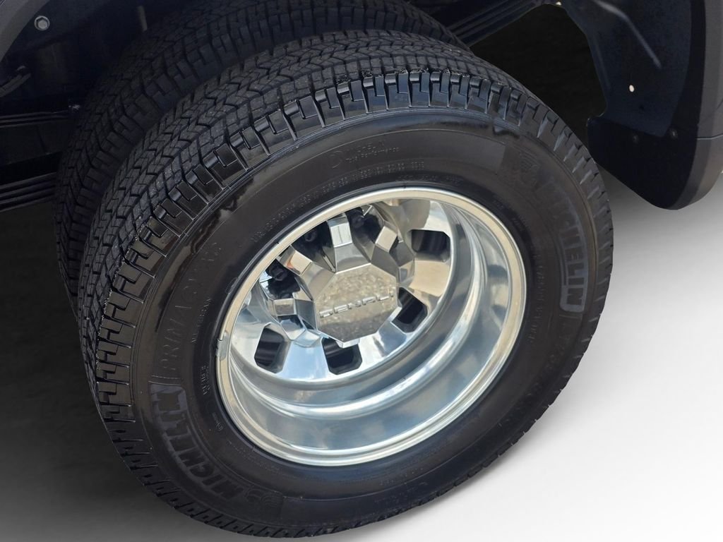 Used 2025 Silver GMC Denali Ultimate image 11