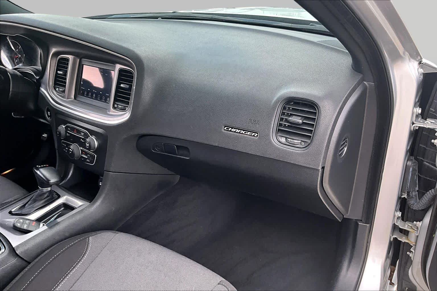 Used 2022 Triple Nickel Clearcoat Dodge SXT image 18