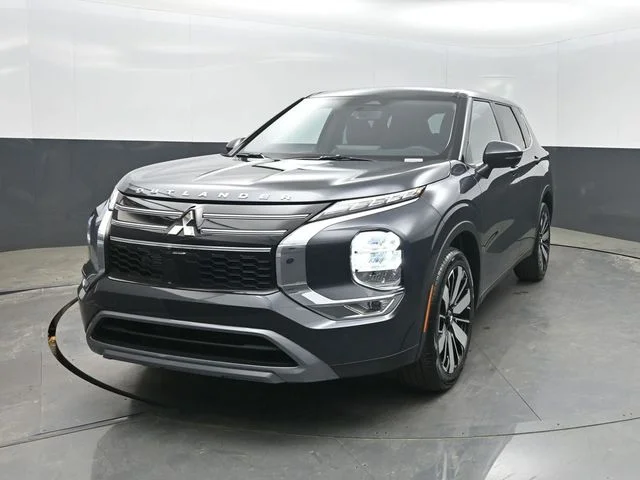 New 2026 Gray Mitsubishi SE 1.5T 2WD image 2
