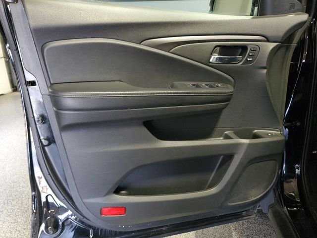 Used 2020 Black Honda EX-L image 11