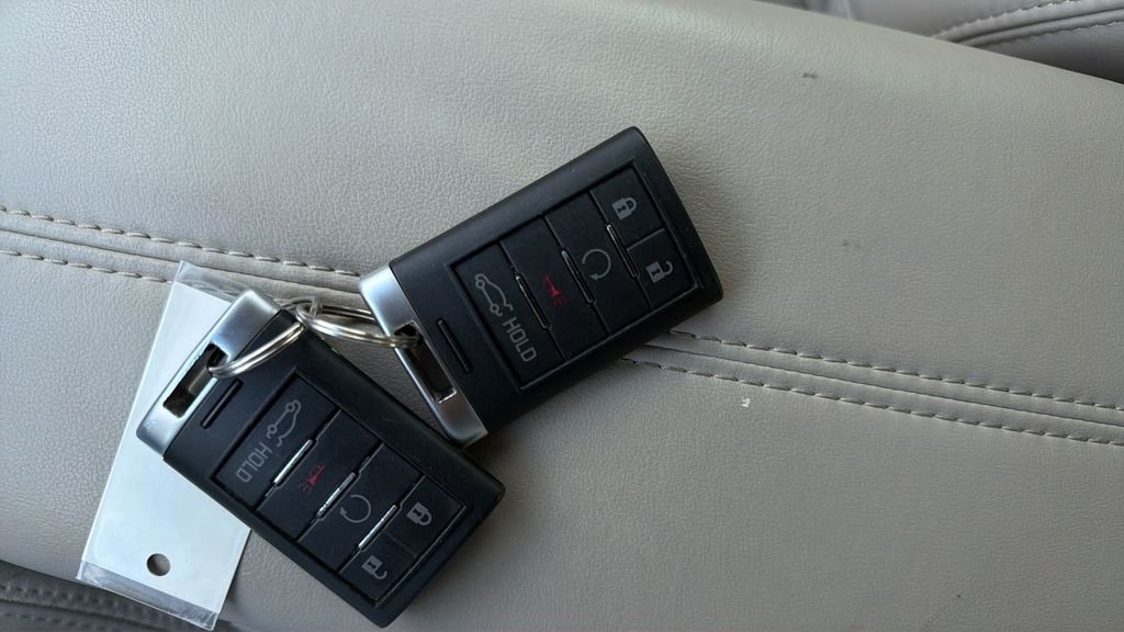 Used 2014 Red Cadillac Luxury image 37