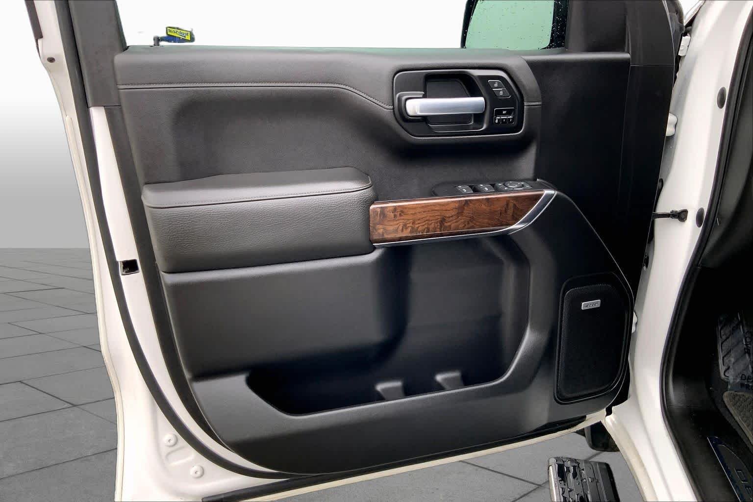 Used 2020 White Frost Tricoat GMC Denali image 21