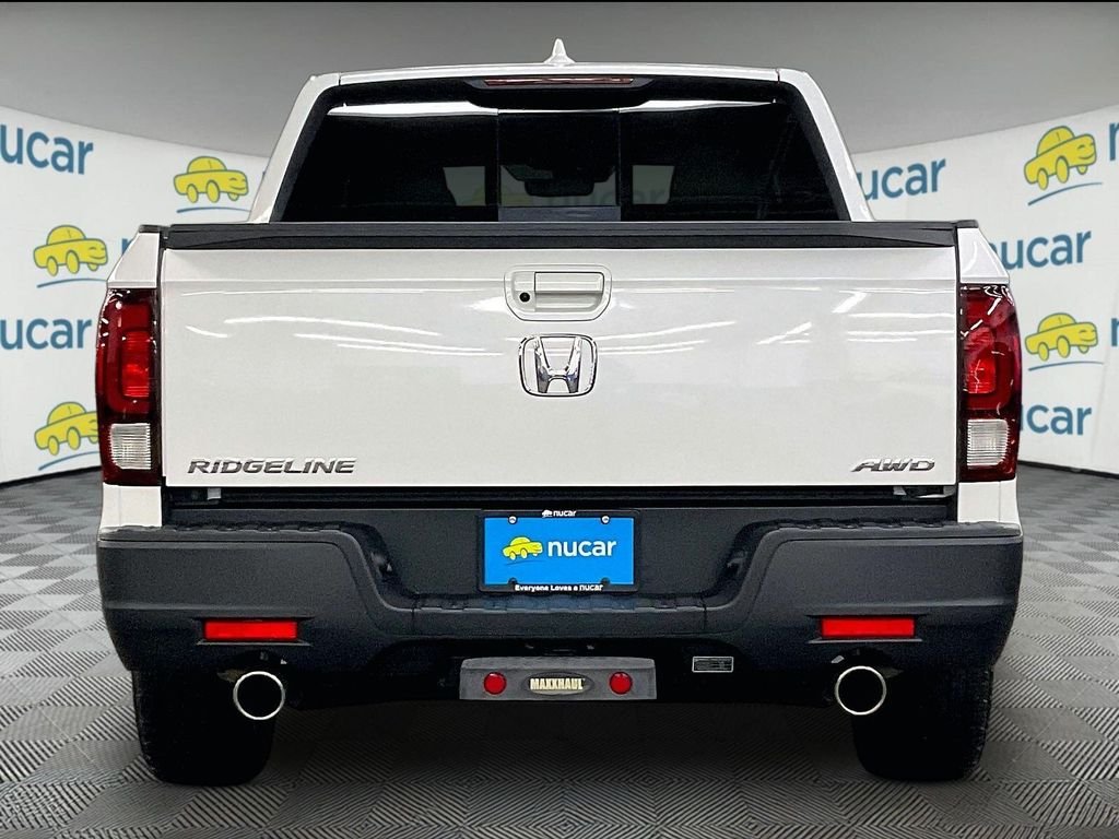 Used 2023 Platinum White Honda RTL image 5