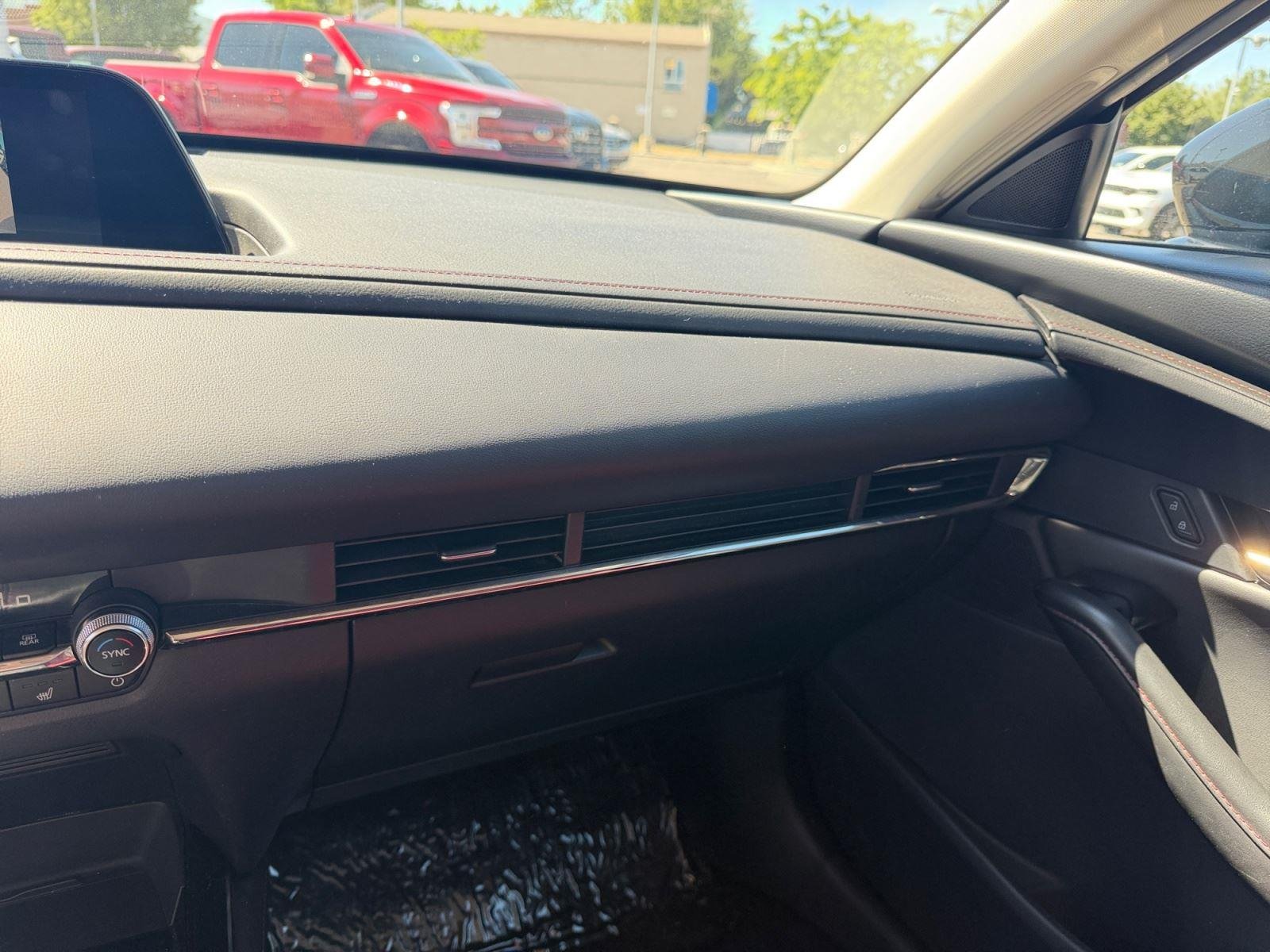 2025 Mazda CX-30 Carbon Edition - Photo 23