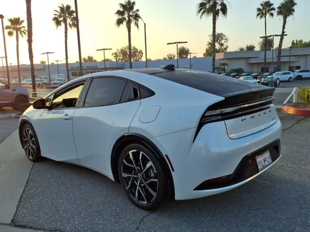 Used 2025 Off-white Toyota XSE image 7