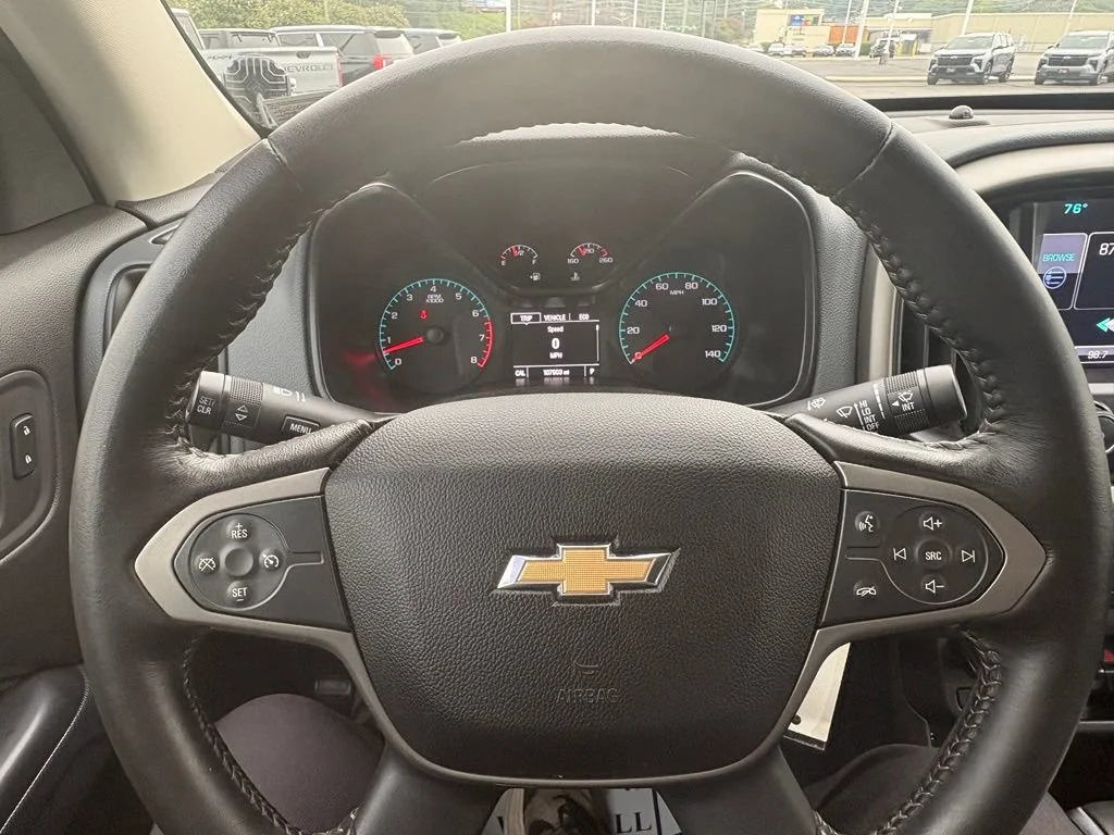 Used 2015 SILVER ICE METALLIC Chevrolet 4WD Z71 image 15