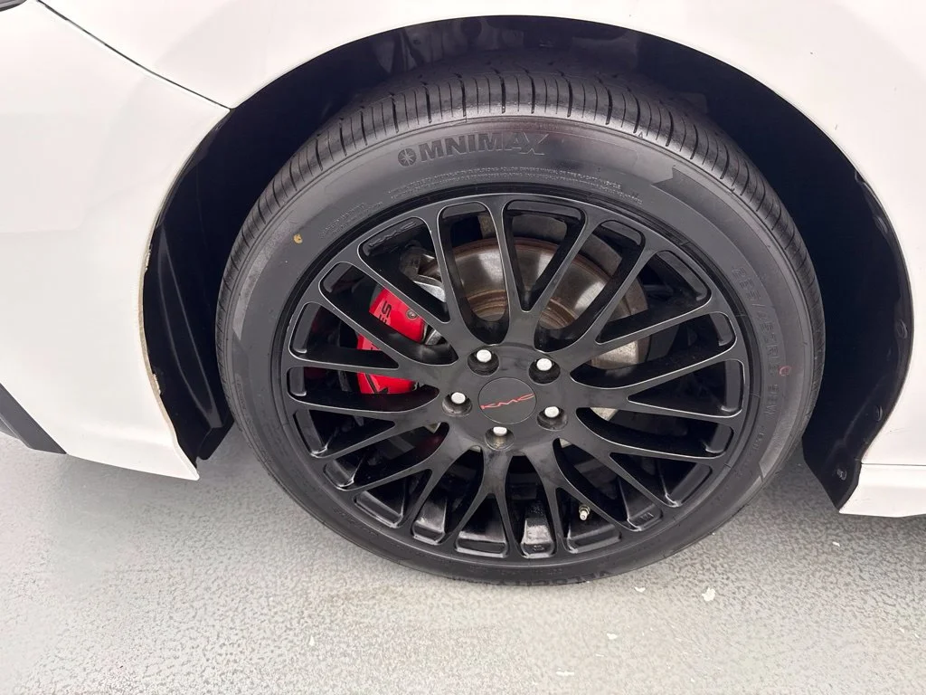 Used 2022 Off-white Toyota SE image 4