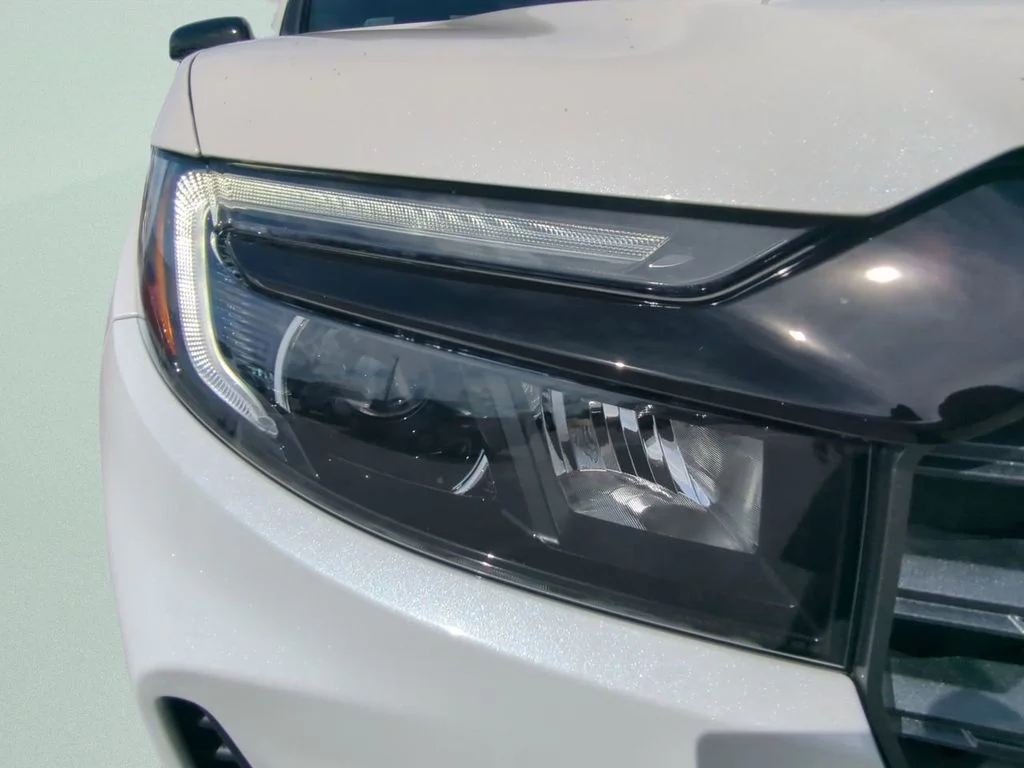 New 2026 Platinum White Pearl Honda TrailSport image 25