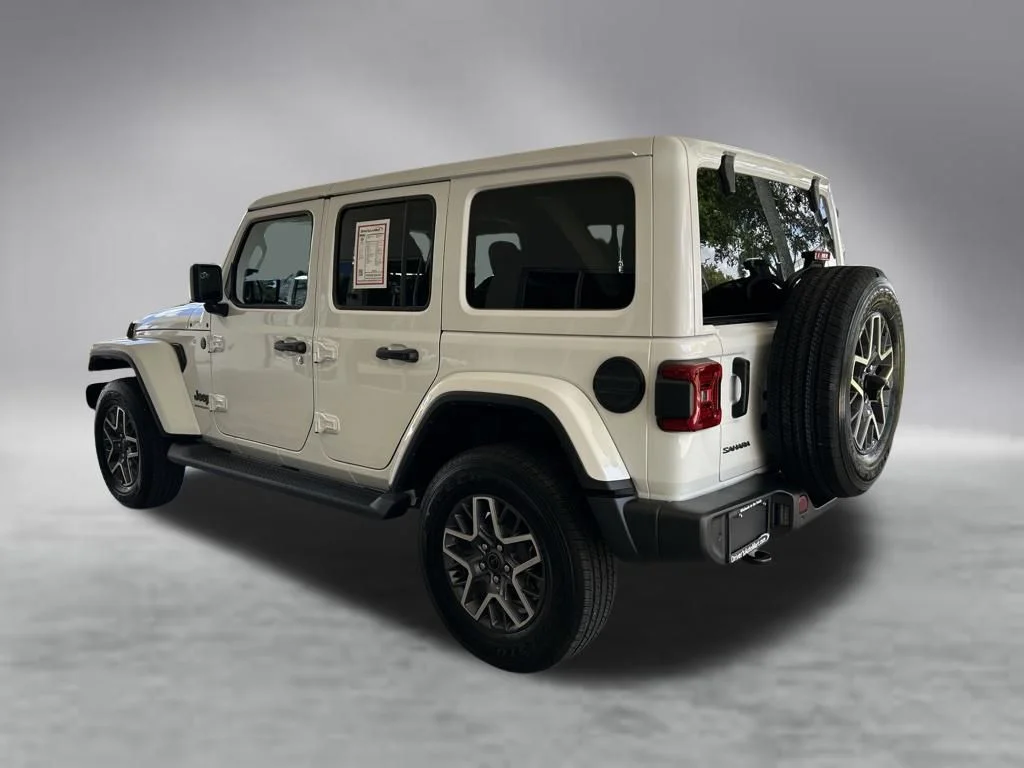 Used 2025 White Jeep Sahara image 4