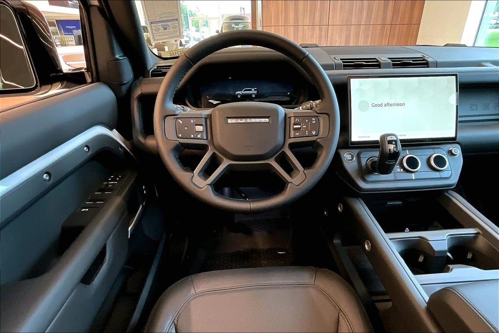 New 2026 White Land Rover X-Dynamic SE image 8