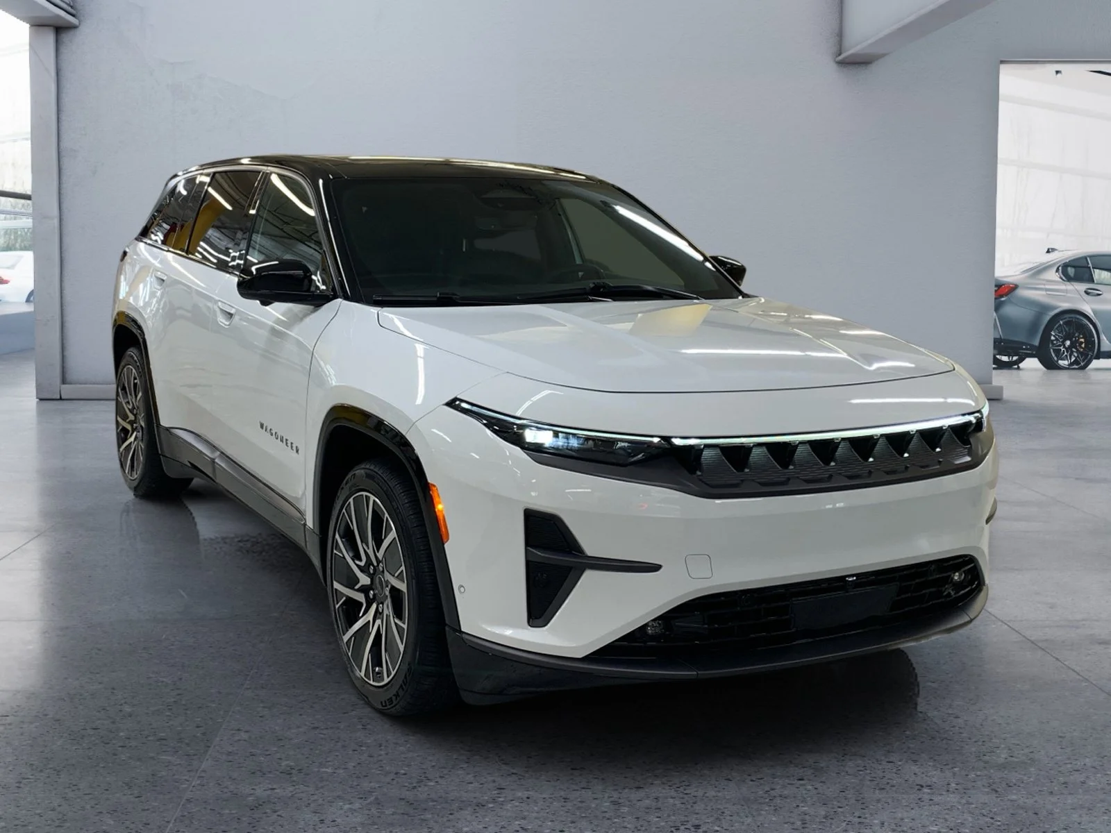 Used 2025 Bright White Jeep Limited image 7