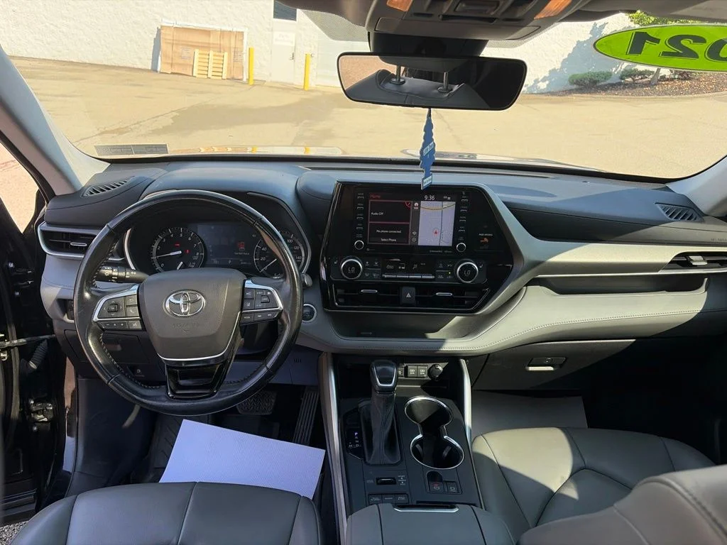 Used 2021 Brown Toyota XLE image 13