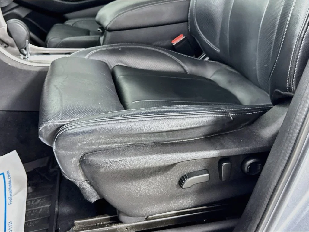 Used 2020 Ice Silver Metallic Subaru Limited image 23