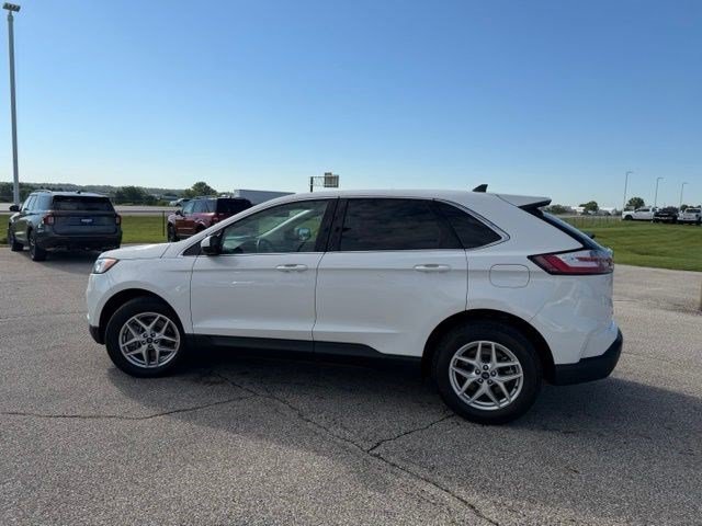 Used 2022 Star White Metallic Tri-Coat Ford SEL image 8