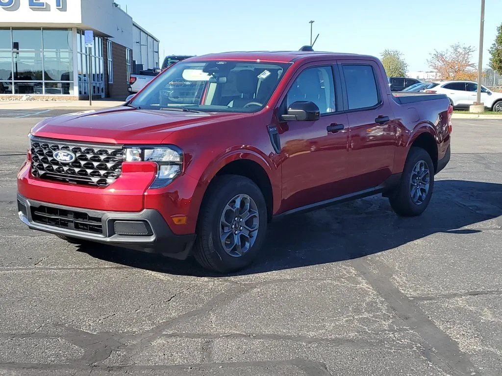 New 2026 Ruby Red Metallic Tinted Clearcoat Ford XLT image 2