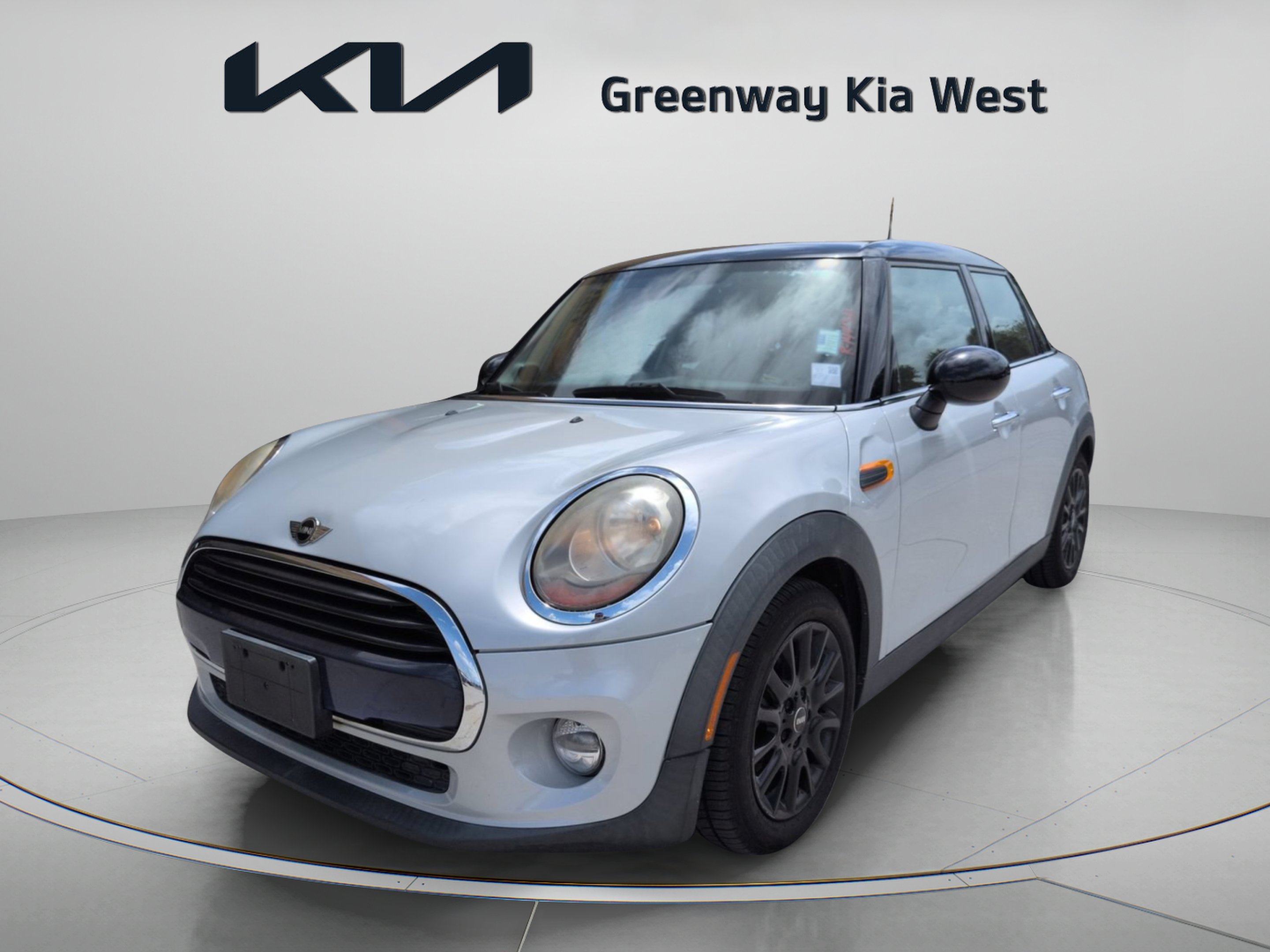 Used 2017 White Silver Metallic MINI Base image 3