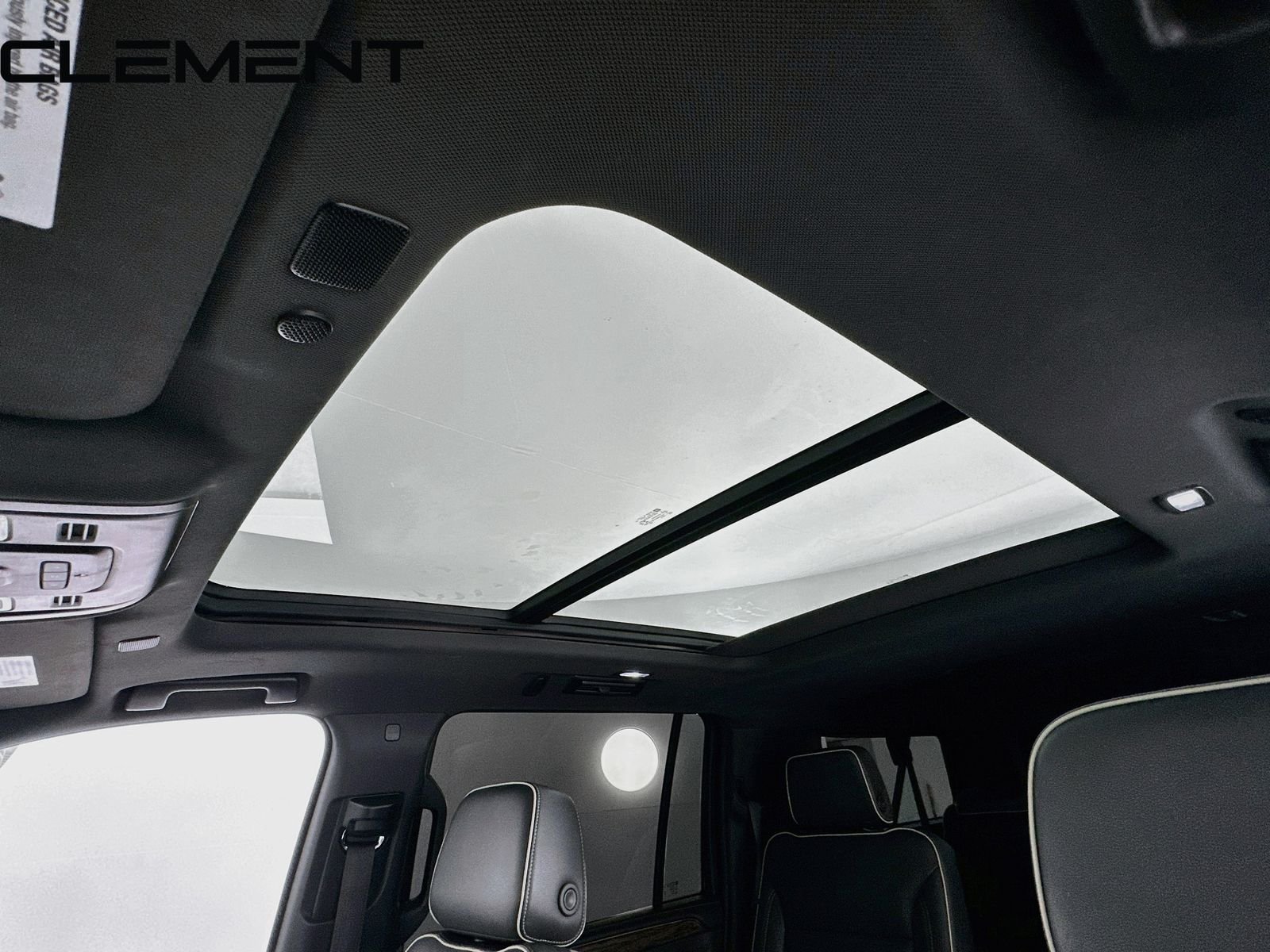 2021 Chevrolet Suburban Premier - Photo 25