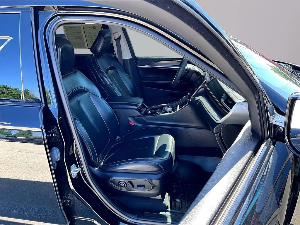 Used 2023 Black Jeep Limited image 8