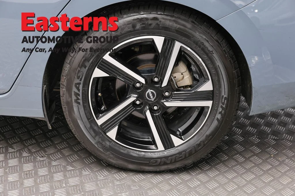 Used 2024 Gray Nissan SV image 8