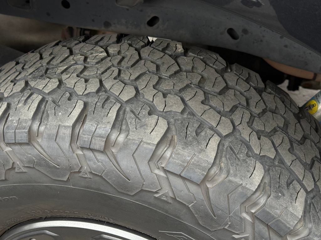 Used 2014  Ford XL image 16