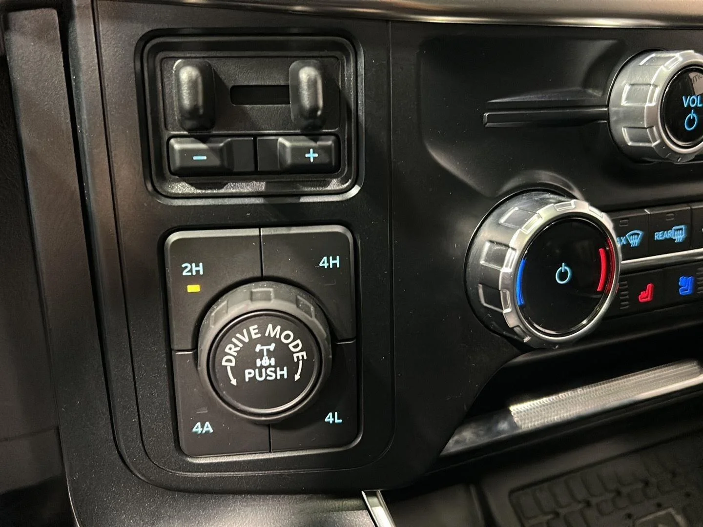 Used 2023 Oxford White Ford Raptor image 9