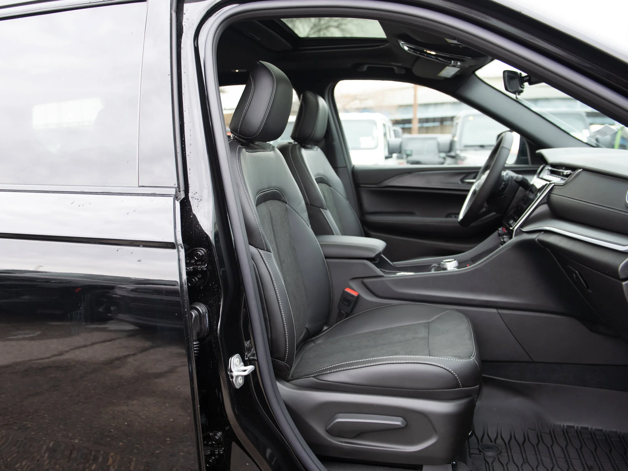 New 2025 Black Jeep Altitude* image 25