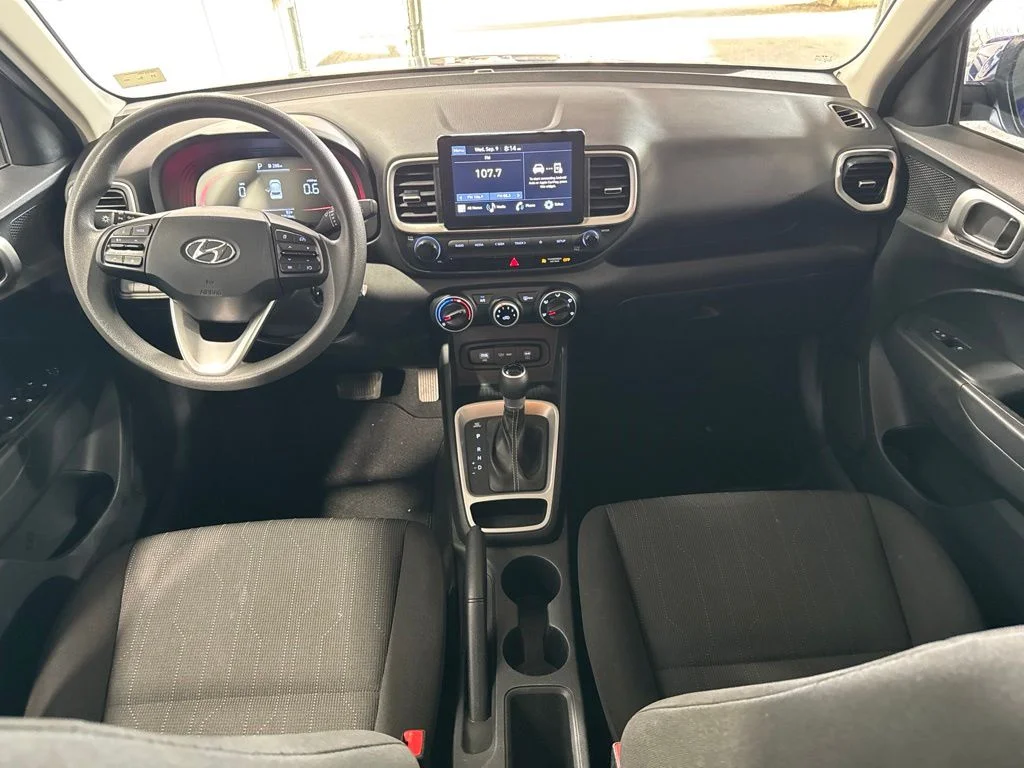 Used 2025 Blue Hyundai SE image 25