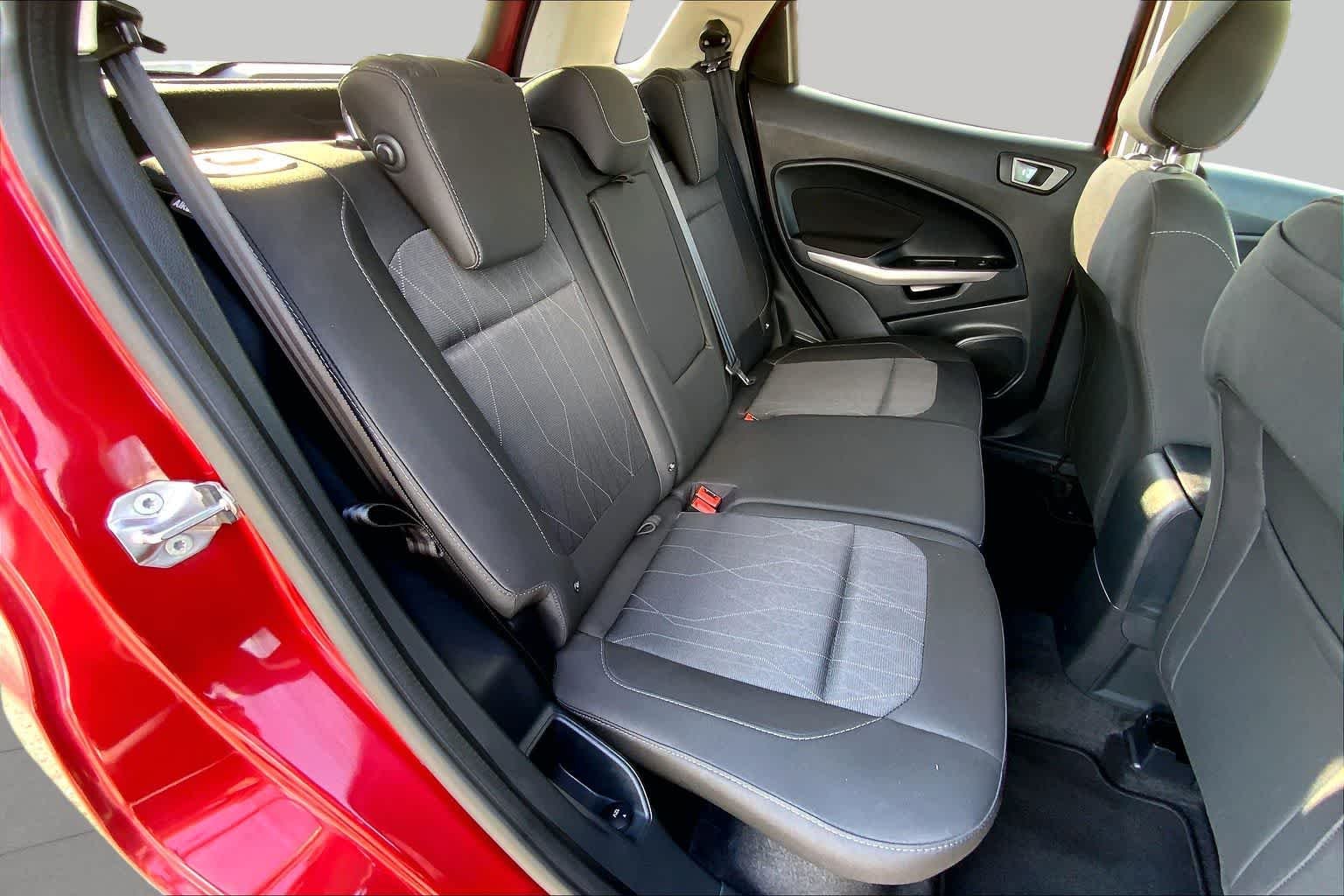 Used 2021 Ruby Red Metallic Tinted Clearcoat Ford SE image 20