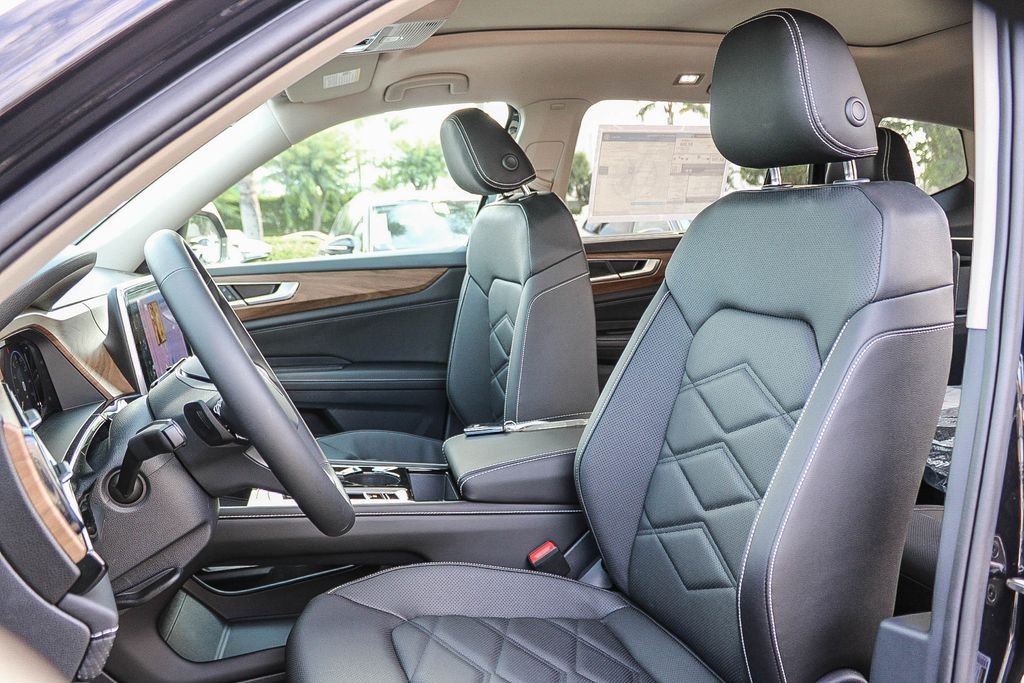 New 2026 Black Volkswagen SE w/Technology image 17
