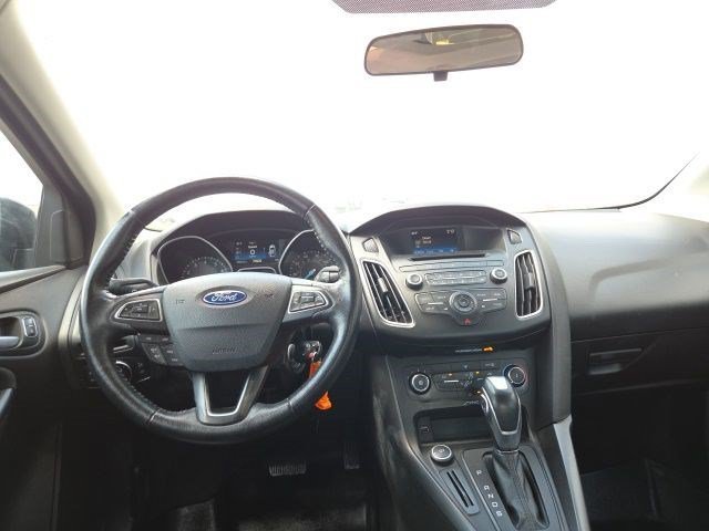 Used 2015 Black Ford SE image 15