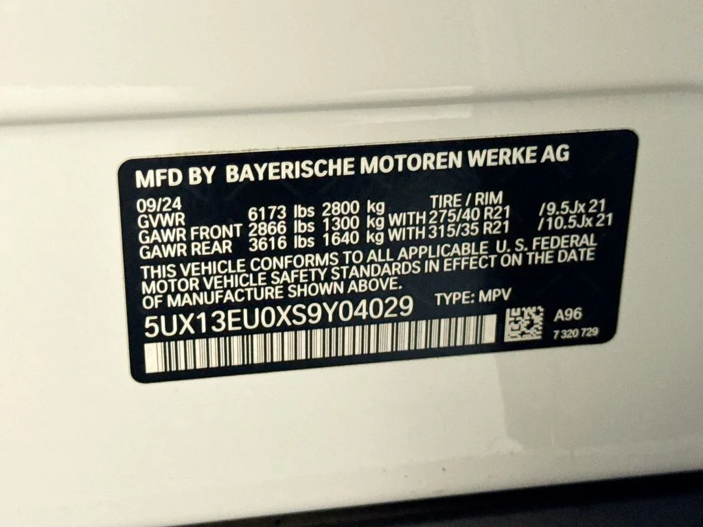 Used 2025 White BMW sDrive40i image 30